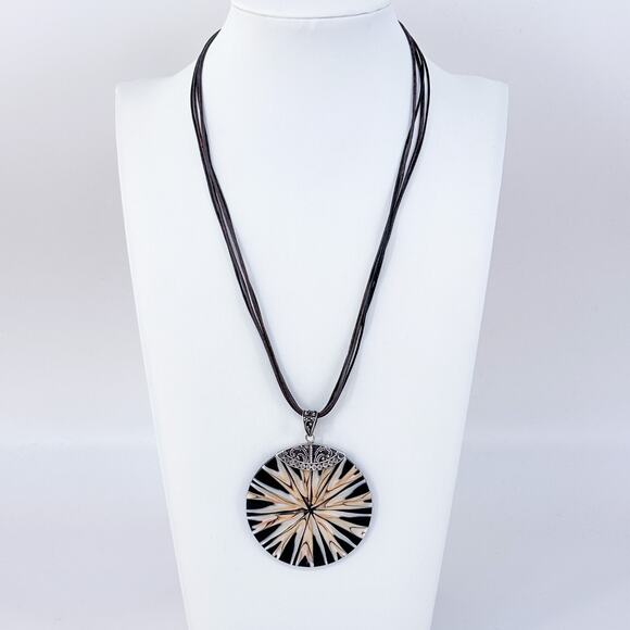 Vintage MERAV Indonesia Sterling Silver 925 Shell Pendant Necklace 17.5" - Picture 1 of 6